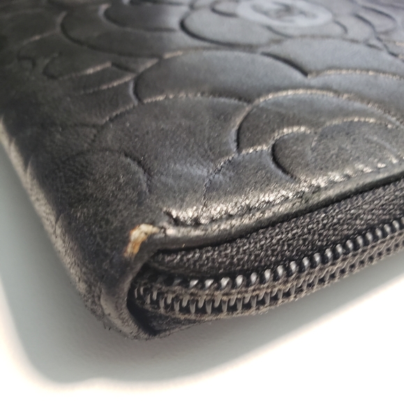 Chanel Black Camellia Embossed Zipped Wallet - Picture 3 of 16